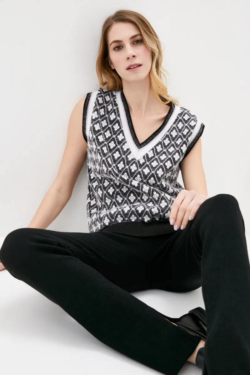 Жилет SEWEL QW875 42-44 Чорний з білим