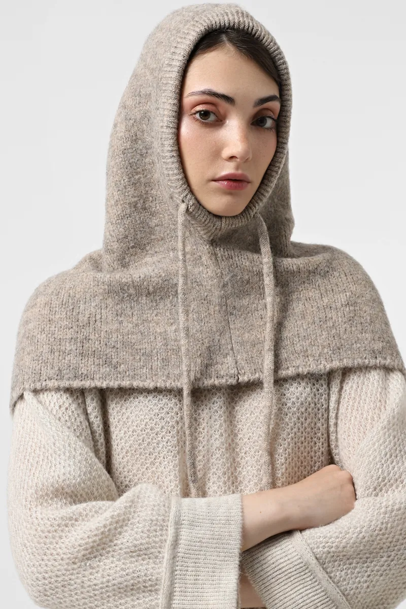 Капор SEWEL BW998 One Size Темно-бежевий