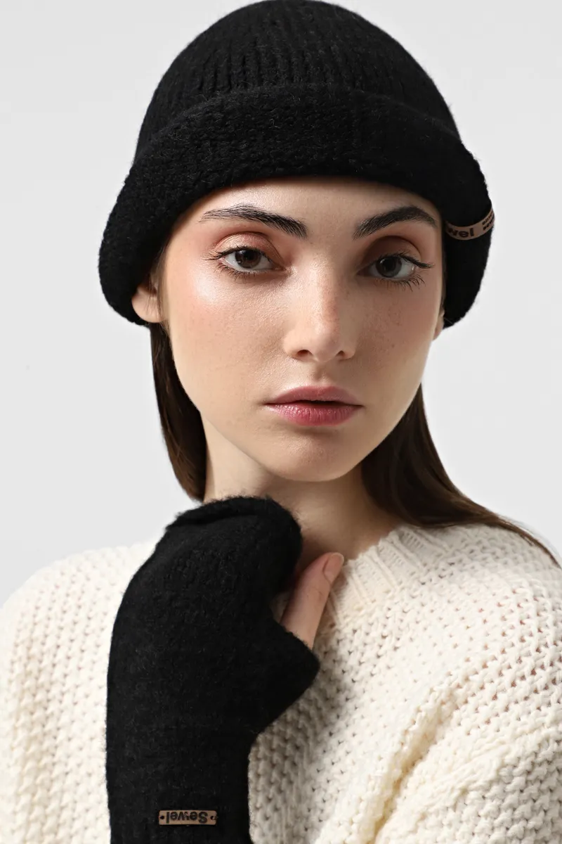 Шапка SEWEL B1001 One Size Чорний